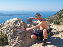 Blick von der Straße von Mali Losinj nach Nerezine - links der Osorscica