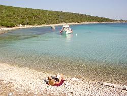 in einer Badebucht auf Losinj